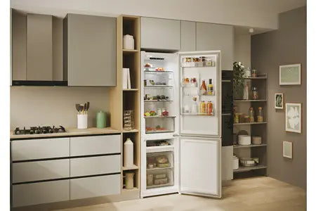 Réfrigérateur congélateur en bas Candy cncq2t518ew